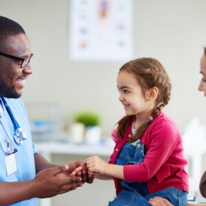 Doctor-with-mum-and-daughter-1-2