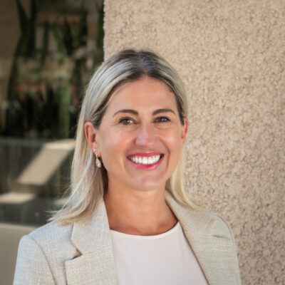 Dr. Juliana Neves, DDS